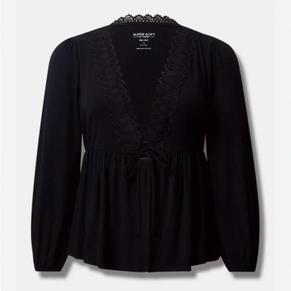 Torrid Supersoft Rib V-neck Trim Tie Top Size 1